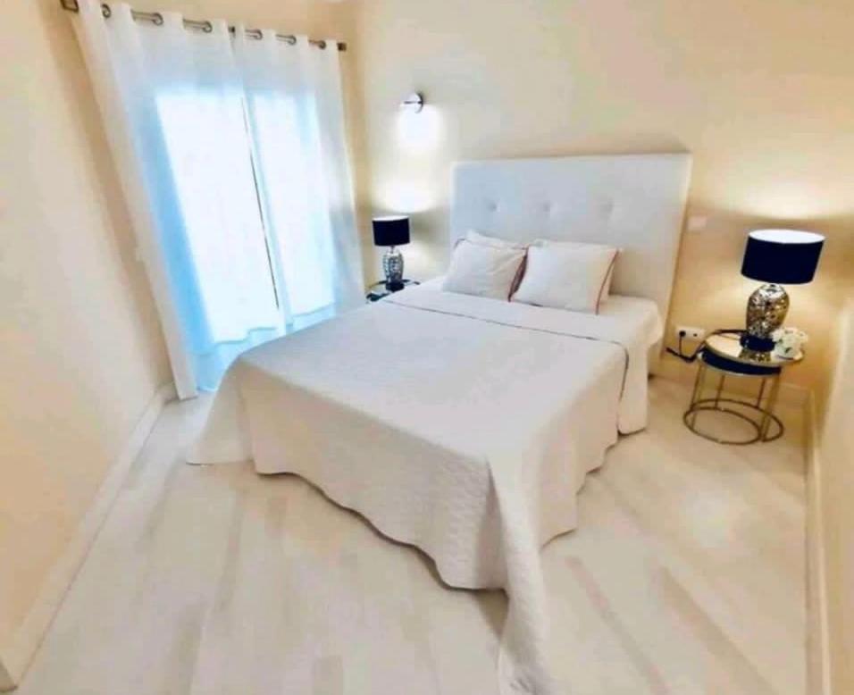 Beach & Sea Apt, Fast Wifi, Airco, Private Parking And Pool Portimão Exteriör bild