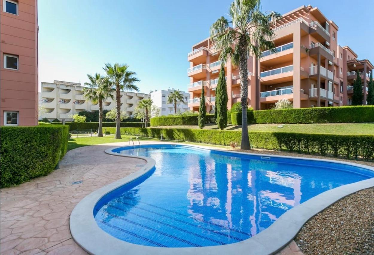 Beach & Sea Apt, Fast Wifi, Airco, Private Parking And Pool Portimão Exteriör bild