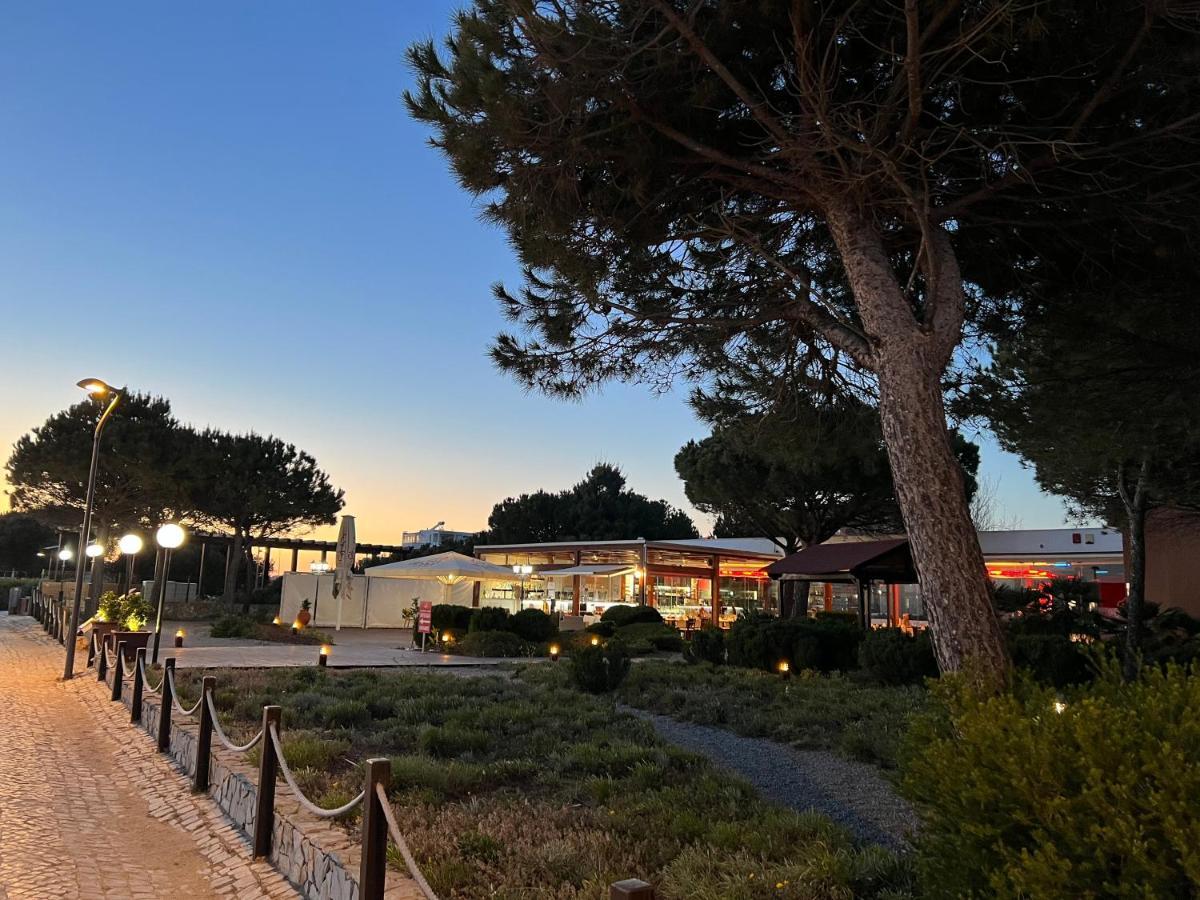 Beach & Sea Apt, Fast Wifi, Airco, Private Parking And Pool Portimão Exteriör bild