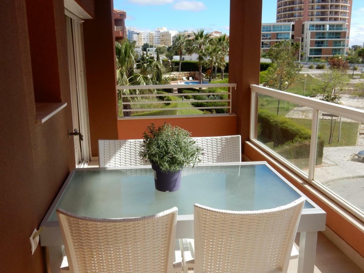 Beach & Sea Apt, Fast Wifi, Airco, Private Parking And Pool Portimão Exteriör bild