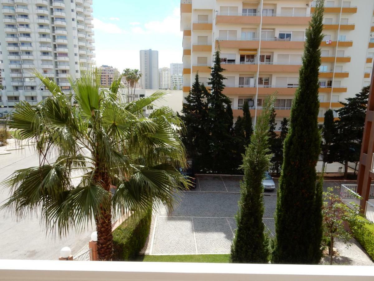 Beach & Sea Apt, Fast Wifi, Airco, Private Parking And Pool Portimão Exteriör bild