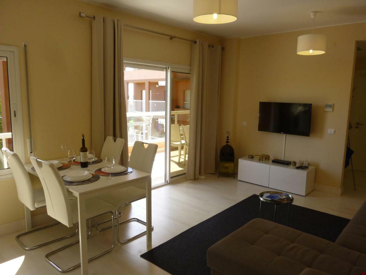Beach & Sea Apt, Fast Wifi, Airco, Private Parking And Pool Portimão Exteriör bild